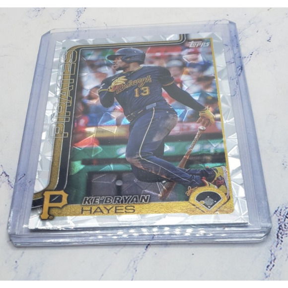 2025 Topps Series 1 - Ke'Bryan Hayes Pittsburgh Pirates #248 Diamante Foil - Picture 3 of 4